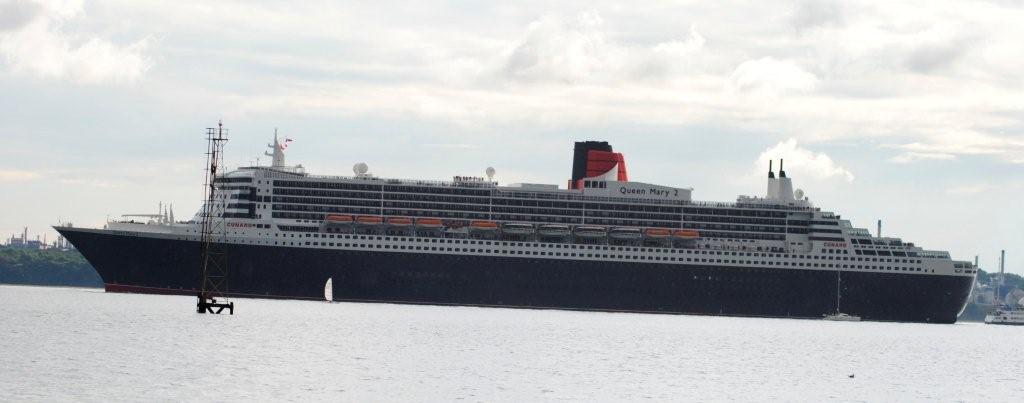 Queen Mary 2 and a Sprint 15 for scale